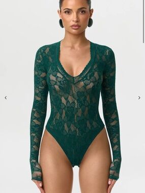 Naked Wardrobe Brand New Small Long Sleeve Lace Bodysuit - Dark Green